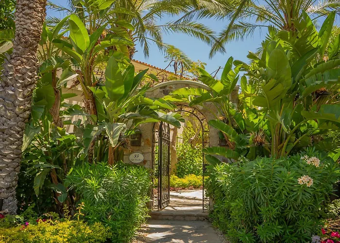Luxurious Seclusion At Palmilla Fully Staffed - Swimmable San Jose del Cabo